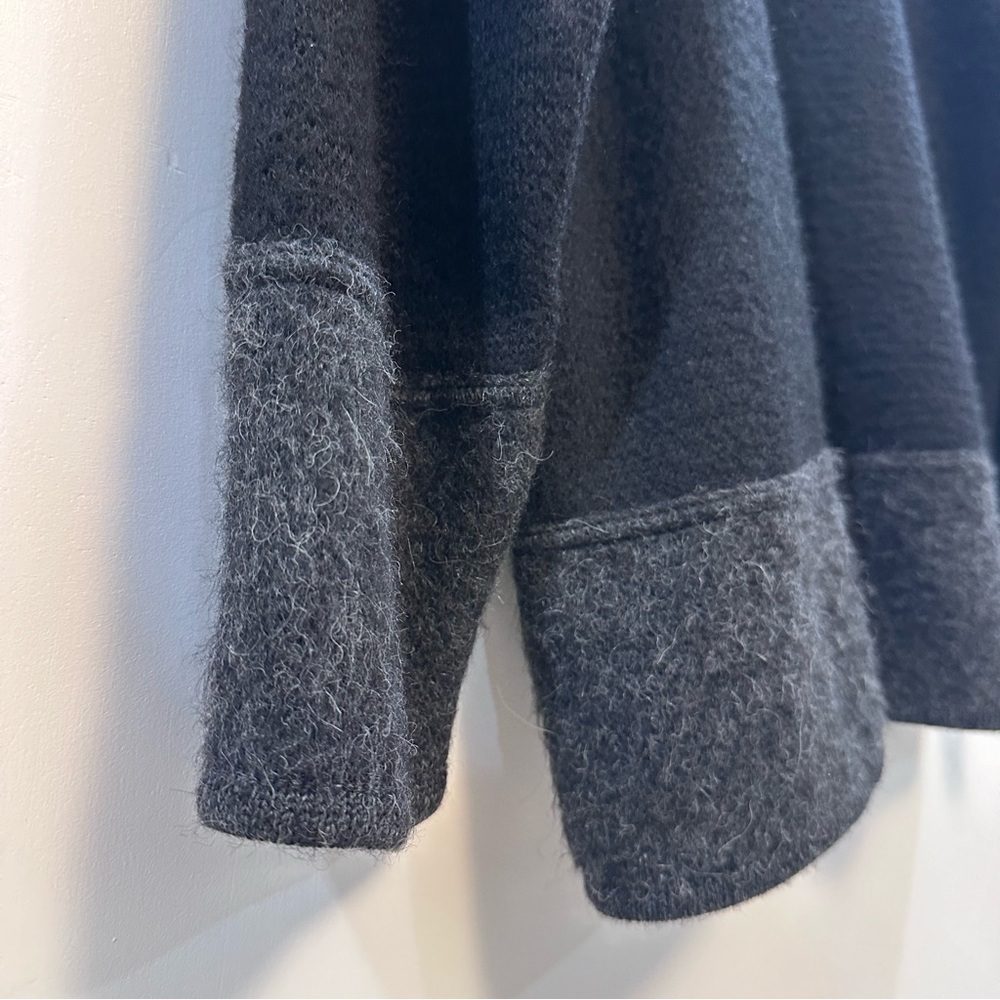 Peruvian Connection Black V-Neck Sweater 100%
Alpaca Knit Size s Women's - Picture 7 of 7